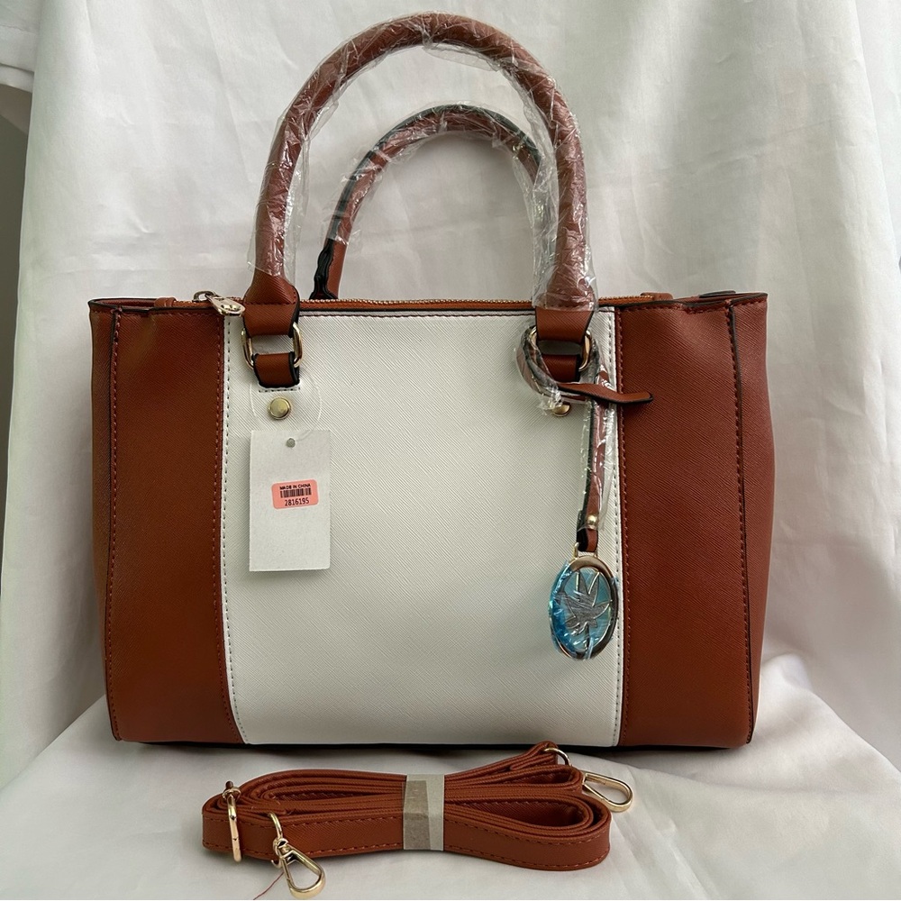 NWT PURSE Brown & White